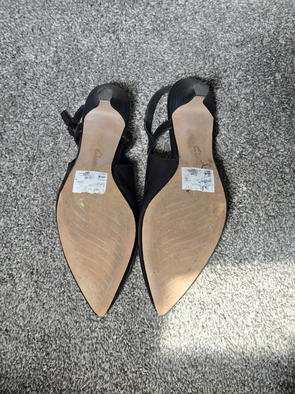 Clarks Linvale Loop Black Pointed Slingback Kitten Heels size 9 - Picture 10 of 11
